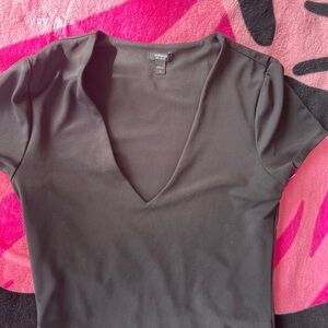Express Gray Fitted V-Neck Short Sleeve Top